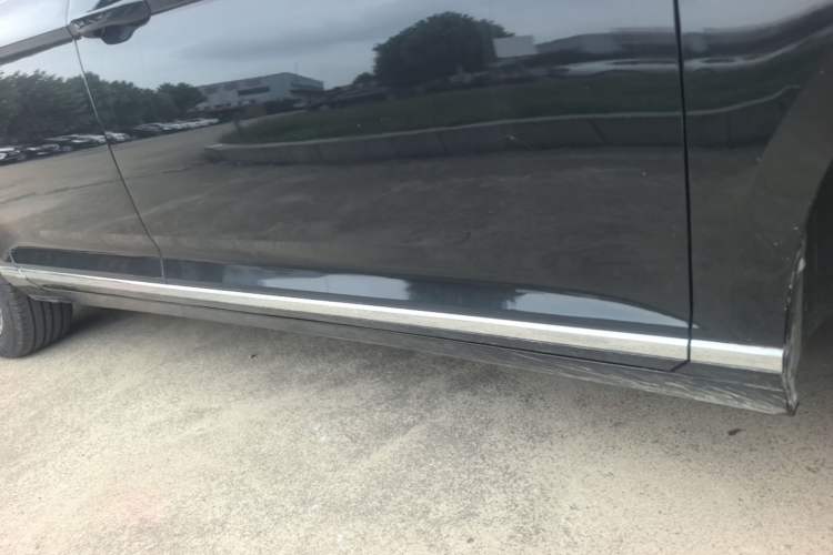 Used Volkswagen Magotan 2020 330TSI DSG Leading Model Right Side Sill