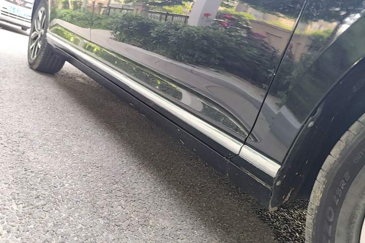 Used Volkswagen Magotan 2020 330TSI DSG Leading Model Right Side Sill