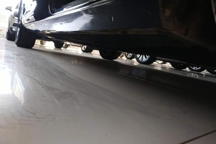 Used Volkswagen Magotan 2020 330TSI DSG Leading Model Right Side Sill