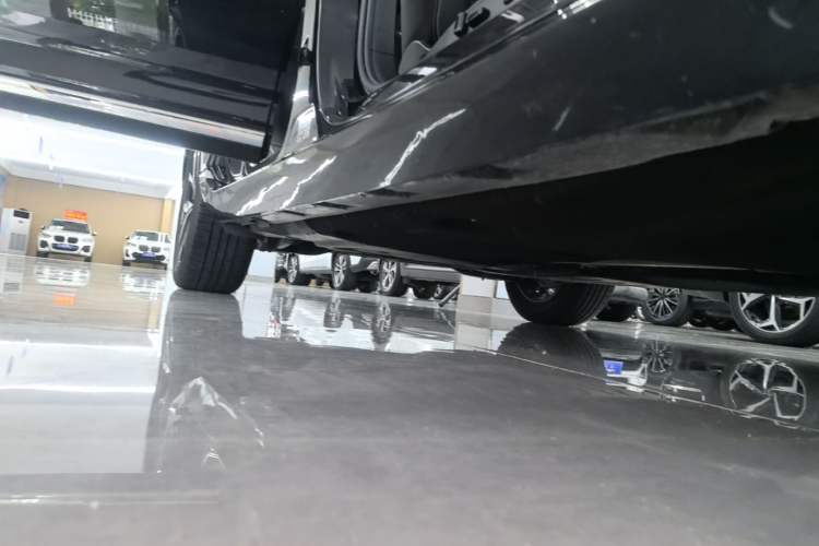 Used Volkswagen Magotan 2020 330TSI DSG Leading Model Right Side Sill
