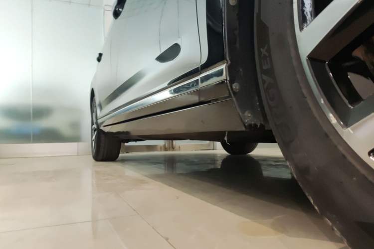 Used Volkswagen Magotan 2020 330TSI DSG Leading Model Right Side Sill