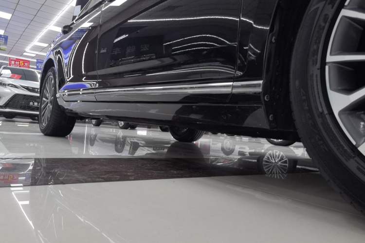 Used Volkswagen Magotan 2020 330TSI DSG Luxury Edition Right Side Sill