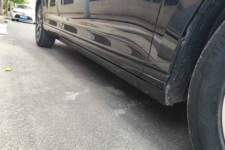 Used Volkswagen Magotan 2020 330TSI DSG Leading Model Right Side Sill