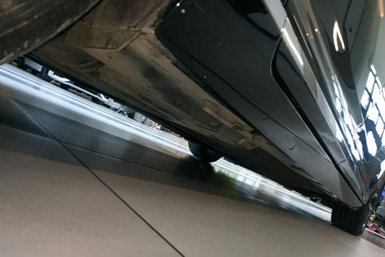Used Volkswagen Magotan 2020 330TSI DSG Leading Model Right Side Sill