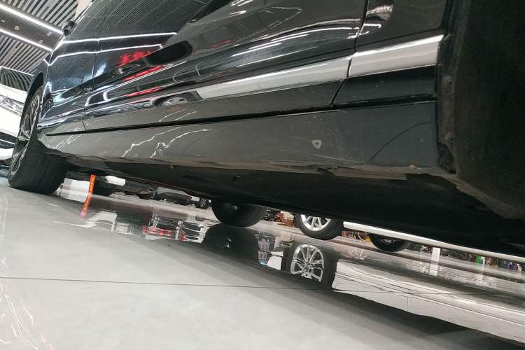 Used Volkswagen Magotan 2020 330TSI DSG Luxury Edition Right Side Sill
