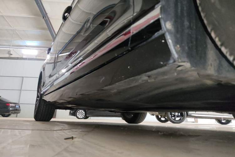 Used Volkswagen Magotan 2020 330TSI DSG Luxury Edition Right Side Sill