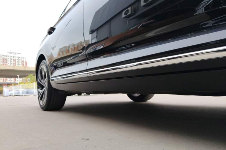 Used Volkswagen Magotan 2020 330TSI DSG Luxury Edition Right Side Sill