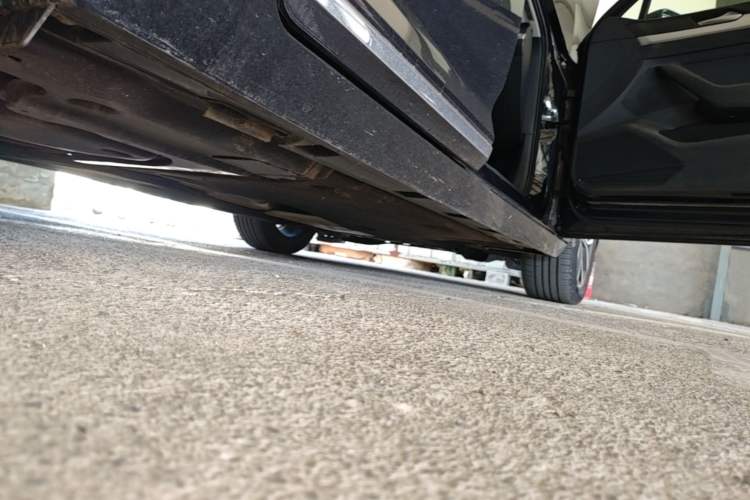 Used Volkswagen Magotan 2020 280TSI DSG Comfort Edition Right Side Sill