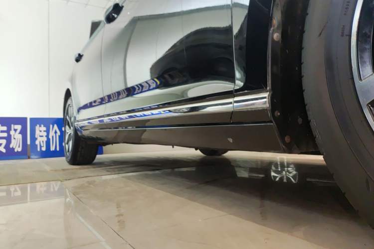 Used Volkswagen Magotan 2020 330TSI DSG Leading Model Right Side Sill