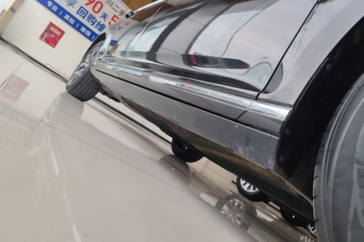 Used Volkswagen Magotan 2020 330TSI DSG Leading Model Right Side Sill