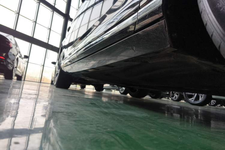 Used Volkswagen Magotan 2020 330TSI DSG Luxury Edition Right Side Sill