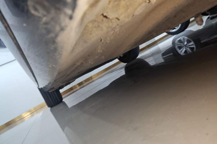 Used Volkswagen Magotan 2020 330TSI DSG Leading Model Right Side Sill