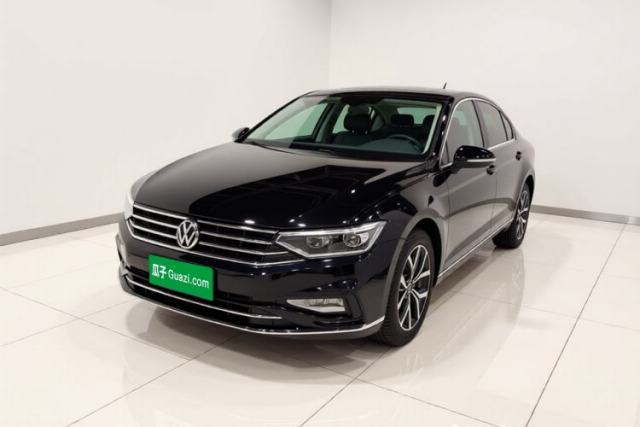 Ojetý Volkswagen Magotan 2020 330TSI DSG Leading Model