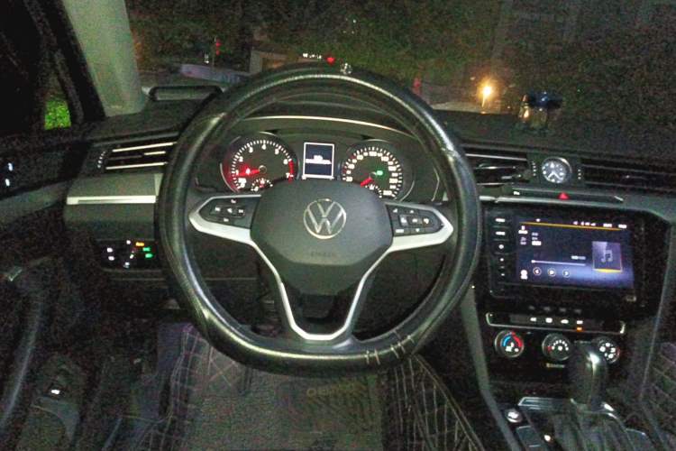 Used Volkswagen Magotan 2020 280TSI DSG Comfort Edition Steering Wheel
