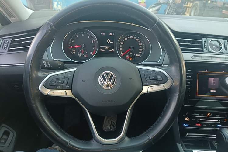 Used Volkswagen Magotan 2020 330TSI DSG Leading Model Steering Wheel