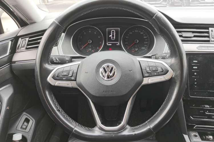 Used Volkswagen Magotan 2020 330TSI DSG Leading Model Steering Wheel