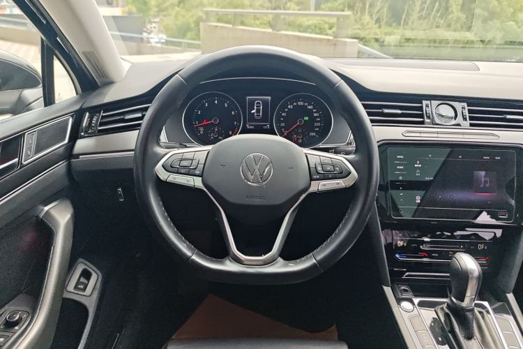 Used Volkswagen Magotan 2020 330TSI DSG Leading Model Steering Wheel