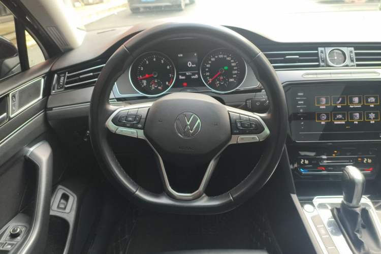 Used Volkswagen Magotan 2020 330TSI DSG Leading Model Steering Wheel