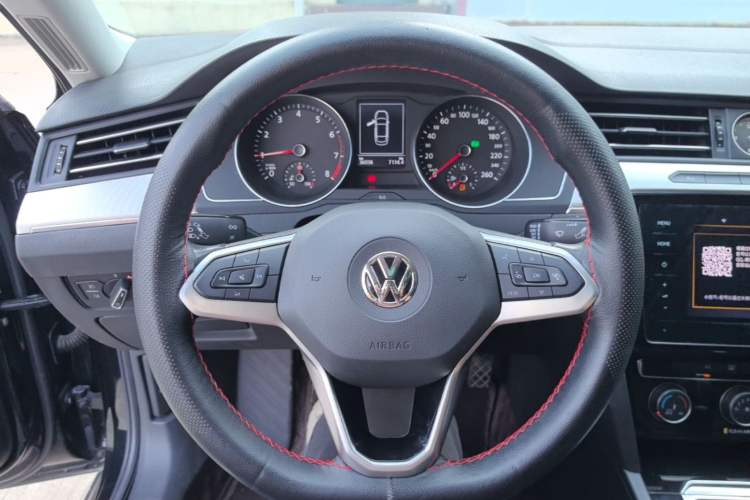 Used Volkswagen Magotan 2020 280TSI DSG Comfort Edition Steering Wheel