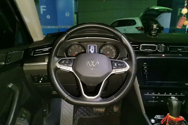 Used Volkswagen Magotan 2020 330TSI DSG Leading Model Steering Wheel