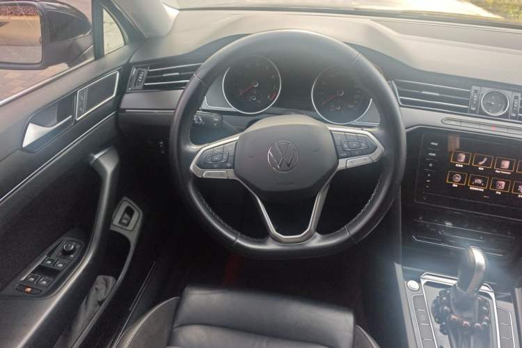 Used Volkswagen Magotan 2020 330TSI DSG Leading Model Steering Wheel