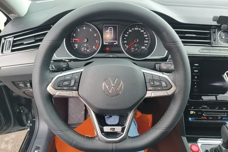 Used Volkswagen Magotan 2020 330TSI DSG Leading Model Steering Wheel