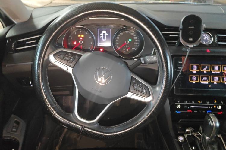 Used Volkswagen Magotan 2020 330TSI DSG Leading Model Steering Wheel