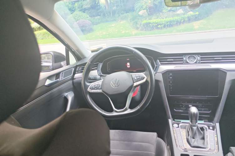 Used Volkswagen Magotan 2020 330TSI DSG Luxury Edition Steering Wheel