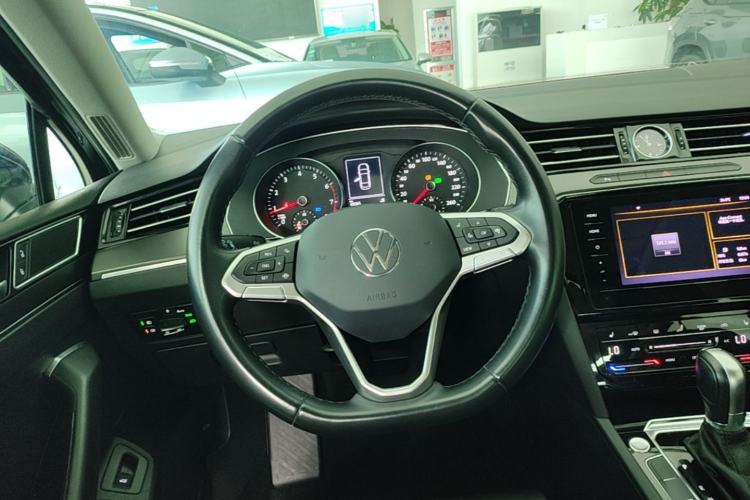 Used Volkswagen Magotan 2020 330TSI DSG Leading Model Steering Wheel