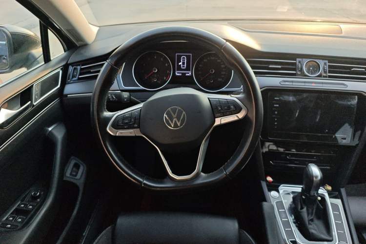Used Volkswagen Magotan 2020 330TSI DSG Leading Model Steering Wheel
