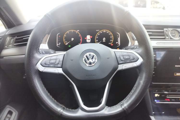 Used Volkswagen Magotan 2020 330TSI DSG Luxury Edition Steering Wheel