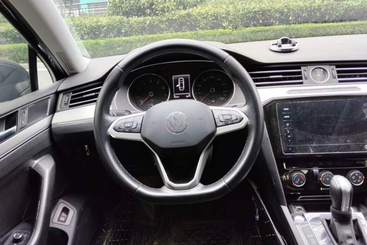 Used Volkswagen Magotan 2020 280TSI DSG Comfort Edition Steering Wheel