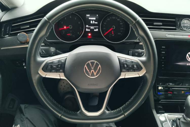 Used Volkswagen Magotan 2020 330TSI DSG Leading Model Steering Wheel