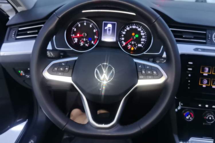 Used Volkswagen Magotan 2020 280TSI DSG Comfort Edition Steering Wheel