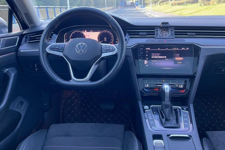 Used Volkswagen Magotan 2020 380TSI DSG Luxury Version Steering Wheel