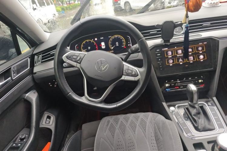 Used Volkswagen Magotan 2020 380TSI DSG Luxury Version Steering Wheel