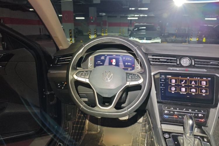 Used Volkswagen Magotan 2020 380TSI DSG Luxury Version Steering Wheel