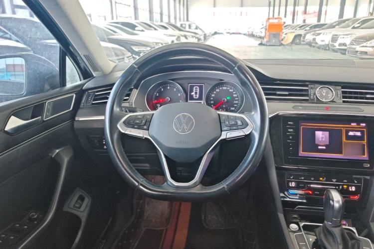 Used Volkswagen Magotan 2020 330TSI DSG Leading Model Steering Wheel