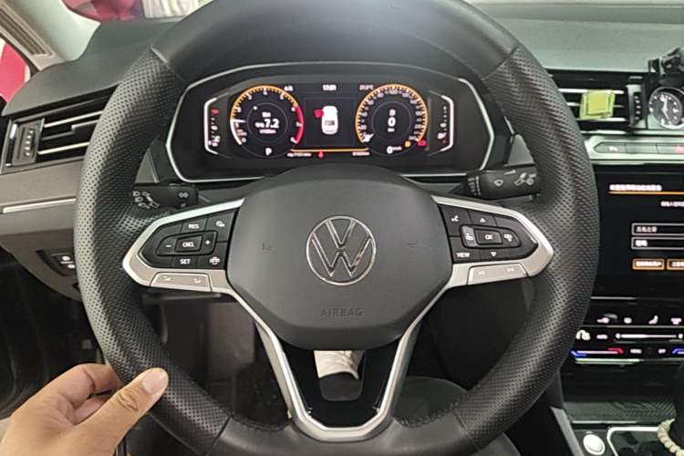 Used Volkswagen Magotan 2020 330TSI DSG Luxury Edition Steering Wheel