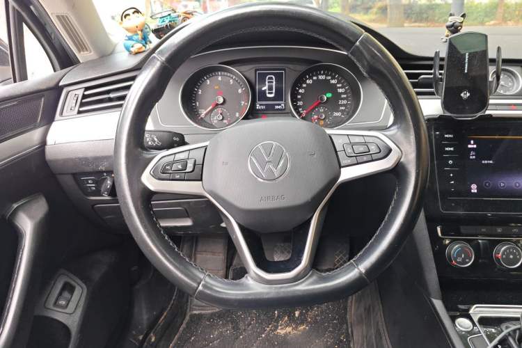 Used Volkswagen Magotan 2020 280TSI DSG Comfort Edition Steering Wheel