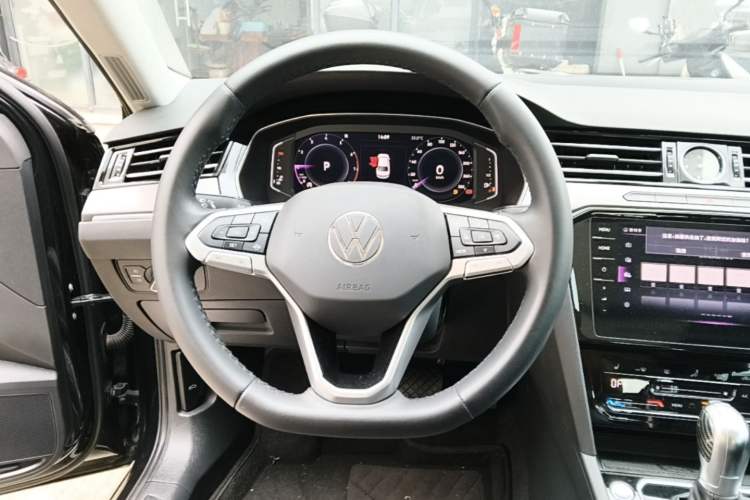 Used Volkswagen Magotan 2020 330TSI DSG Luxury Edition Steering Wheel