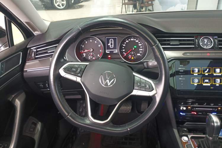 Used Volkswagen Magotan 2020 330TSI DSG Leading Model Steering Wheel