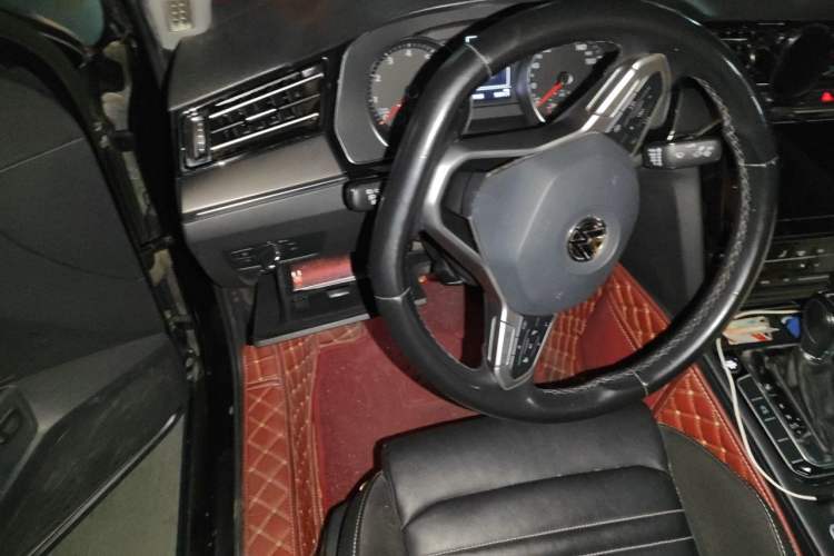 Used Volkswagen Magotan 2020 330TSI DSG Leading Model Steering Wheel