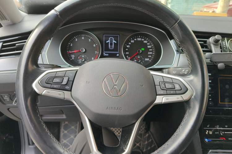 Used Volkswagen Magotan 2020 330TSI DSG Leading Model Steering Wheel