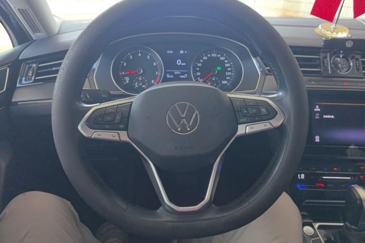 Used Volkswagen Magotan 2020 330TSI DSG Leading Model Steering Wheel