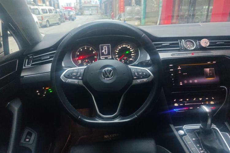 Used Volkswagen Magotan 2020 330TSI DSG Leading Model Steering Wheel
