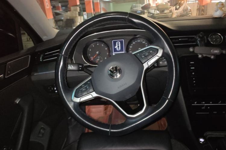 Used Volkswagen Magotan 2020 330TSI DSG Leading Model Steering Wheel