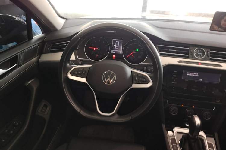 Used Volkswagen Magotan 2020 280TSI DSG Comfort Edition Steering Wheel