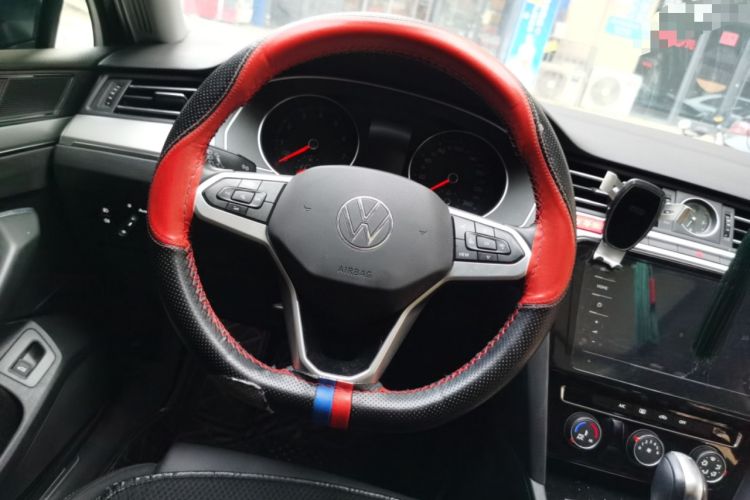Used Volkswagen Magotan 2020 280TSI DSG Comfort Edition Steering Wheel