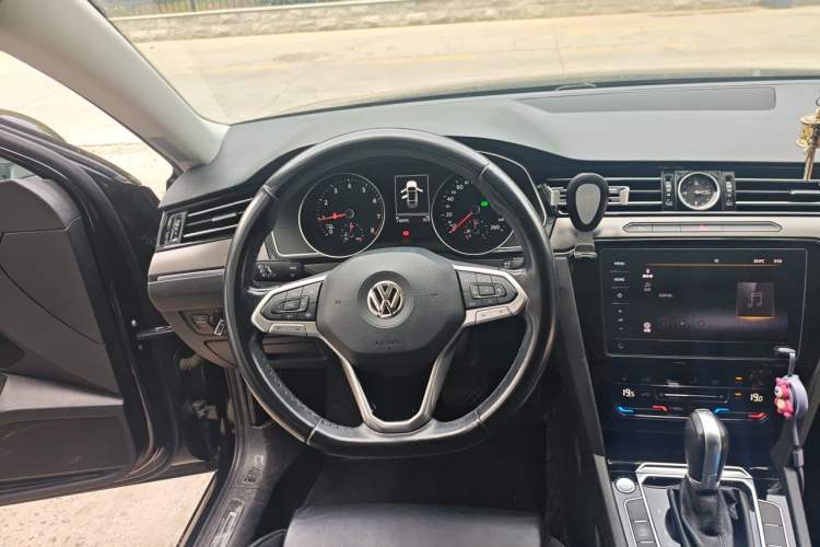 Used Volkswagen Magotan 2020 330TSI DSG Leading Model Steering Wheel